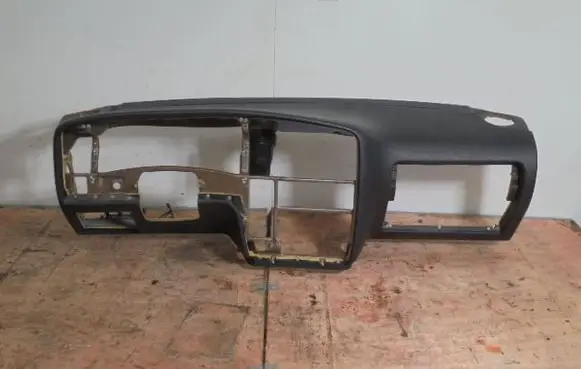 Opel Omega A Dashboard 90229457