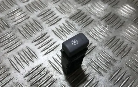 Land Rover Freelander Air conditioning (A/C) switch 
