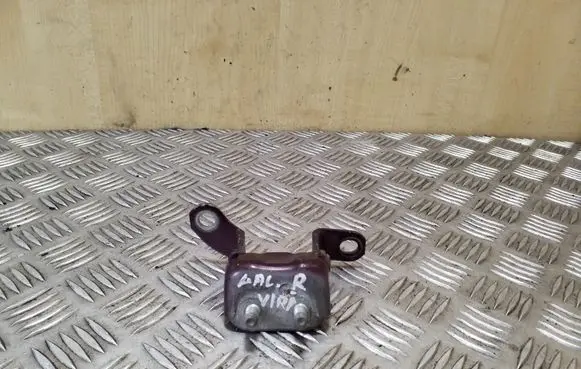 Toyota Corolla Verso E121 Rear door upper hinge