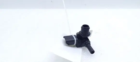 Peugeot 5008 II Vacuum valve 9810806380