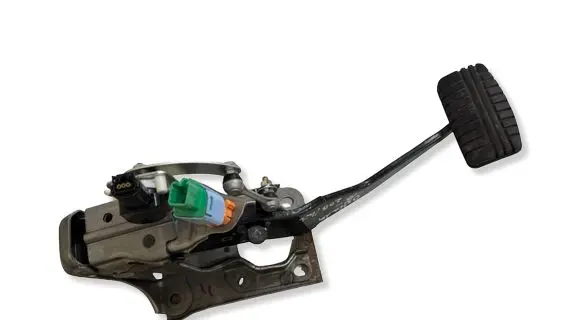 Mitsubishi Outlander Brake pedal 