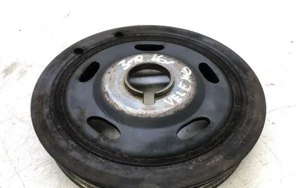 Peugeot 308 Crankshaft pulley E110124A