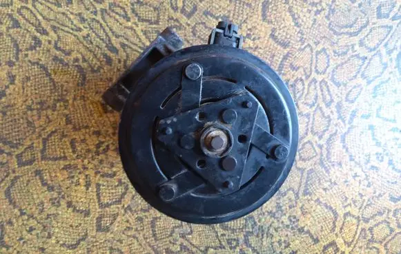 Renault Scenic II - Grand scenic II Air conditioning (A/C) compressor (pump)