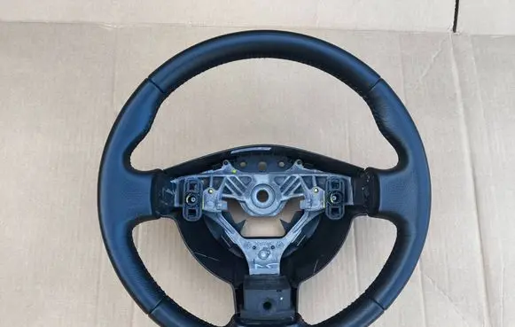 Nissan Qashqai Steering wheel 30451745 34152320A