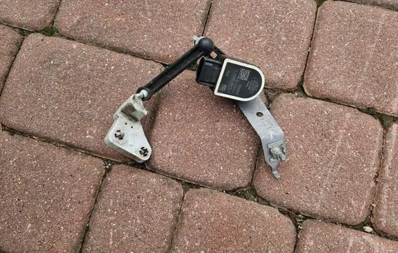 BMW 5 GT F07 Headlight/headlamp level sensor 6870000