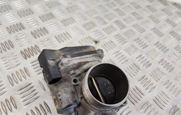 Skoda Superb B6 (3T) Throttle valve 06F133062J