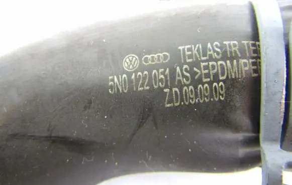 Volkswagen Tiguan Engine coolant pipe/hose 5N0122051AS