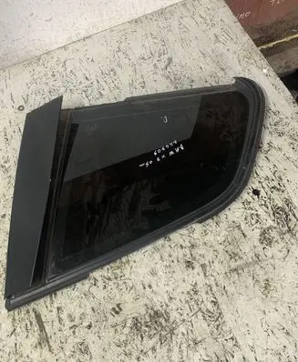 BMW X3 E83 Rear side window