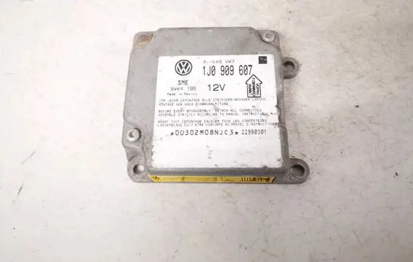 Volkswagen PASSAT B5 Airbag control unit/module 1J0909607 5WK4199VW3