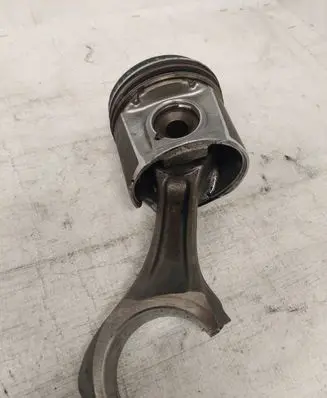 Iveco Daily 5th gen Piston 504057276