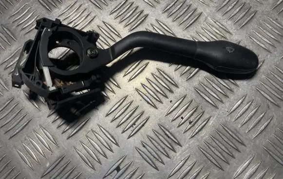 Volkswagen Touran I Indicator stalk V15803201