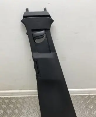 Volvo XC60 (B) pillar trim (top) 32132588