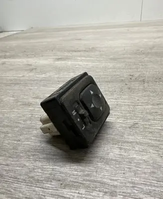 Mitsubishi Outlander Wing mirror switch 183570