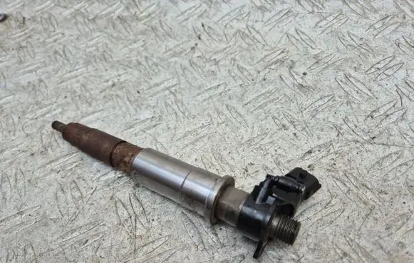 Fuel injector