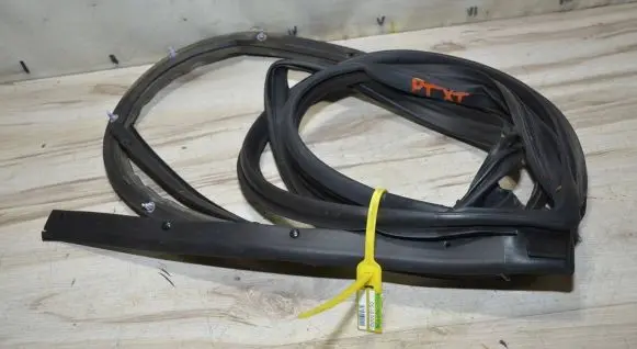 Nissan X-Trail T31 Rubber seal rear door 