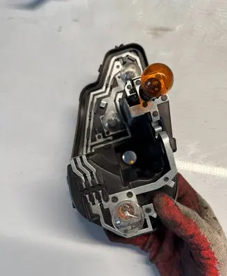 Seat Ibiza IV (6J,6P) Tail light bulb cover holder 324423