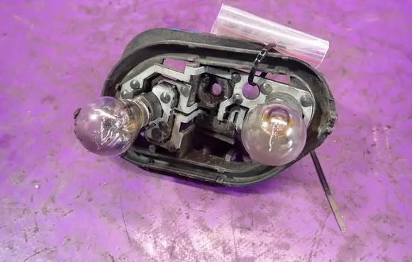 Seat Ibiza III (6L) Tail light bulb cover holder 6L6945257