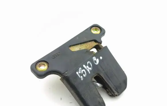 Audi A4 S4 B5 8D Tailgate/trunk/boot lock/catch/latch 8D5827595