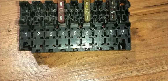 Mercedes-Benz E W211 Fuse box set 0015457901
