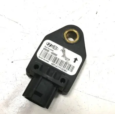 Hyundai i30 Airbag deployment crash/impact sensor 95930A6000 A6FLA1YY42461