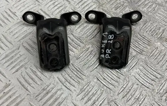 Nissan Juke I F15 Front door hinge set 824204EA0A 824214EA0A