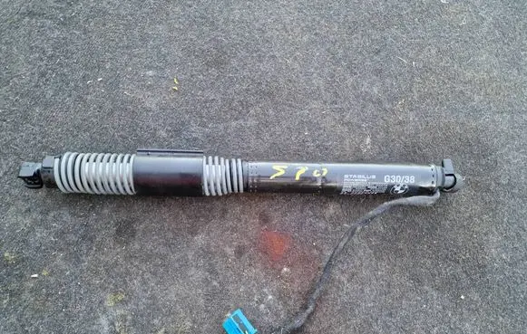BMW 5 G30 G31 G38 Tailgate strut 7366404 17893910