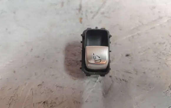 Mercedes-Benz C W205 Seat control switch A2059058404 151939051