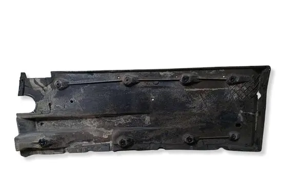Volkswagen Scirocco Engine splash shield/under tray 1K0825272T1
