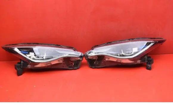 Renault Zoe Headlight/headlamp 260102384R