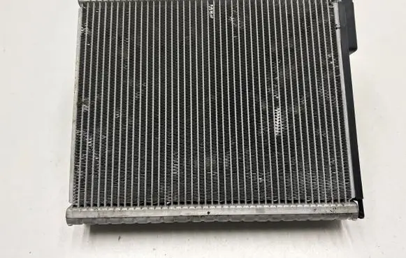 Infiniti Q30 Air conditioning (A/C) radiator (interior) CZ116577140