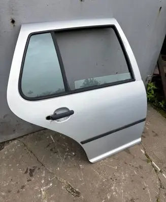 Volkswagen Golf IV Rear door
