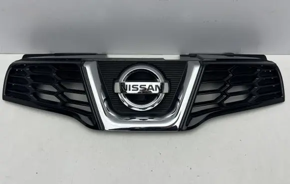 Nissan Qashqai Front bumper upper radiator grill 62310 BR10A