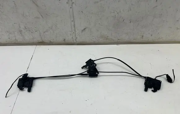 Audi Q3 F3 Engine bonnet/hood lock/catch 83A823509
