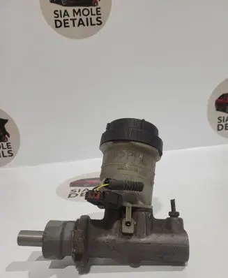 Volvo S40, V40 Master brake cylinder L481412