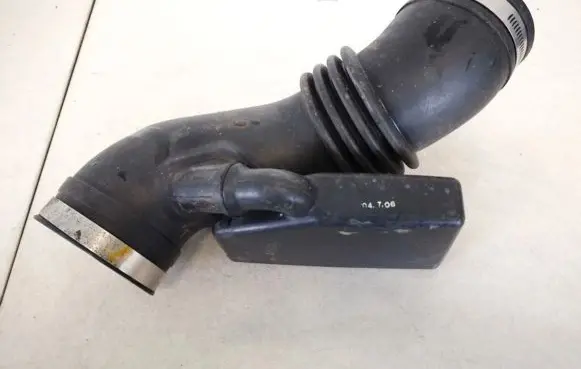 Subaru Legacy Air intake hose/pipe