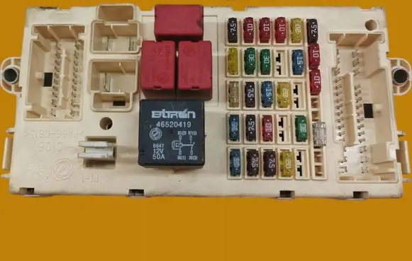 Fiat Stilo Fuse box set 46750594
