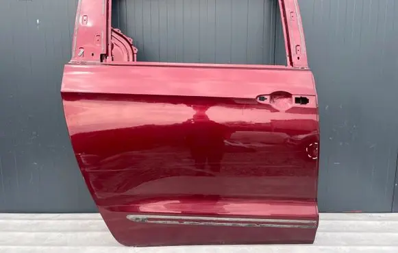 Chrysler Pacifica Front door