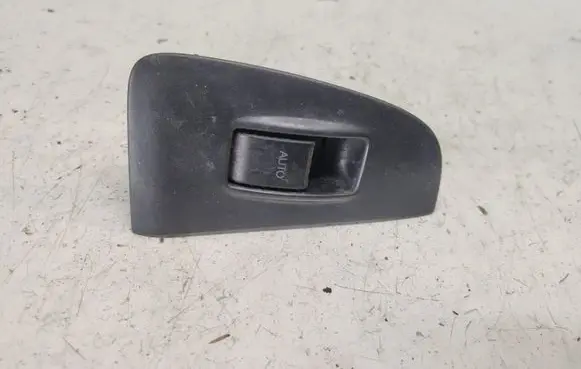 Toyota Avensis T250 Electric window control switch