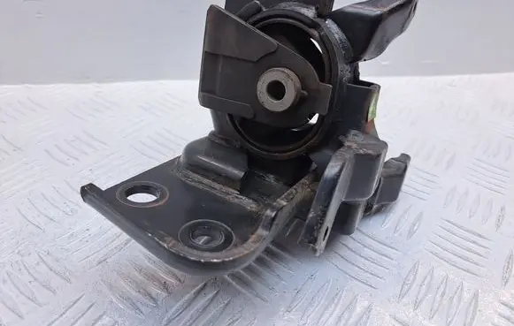 Toyota Verso Engine mount bracket 123720R030