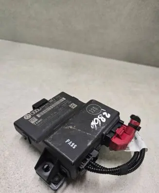 Audi Q3 8U Gateway control module 8U0907468J 2840652511