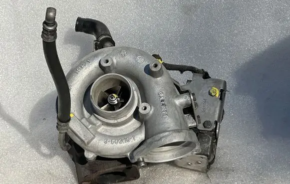 BMW 5 E60 E61 Turbo 7790306 GT2260V