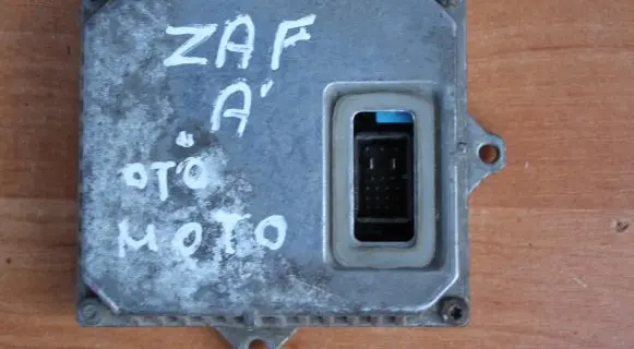 Opel Zafira A Headlight ballast module Xenon 1307329081 24462767 19FM0910