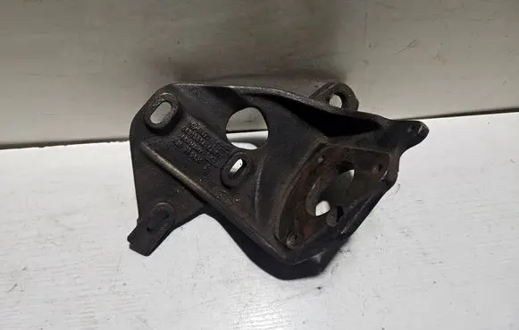 Audi 100 200 5000 C3 Fuel pump bracket 069130147C
