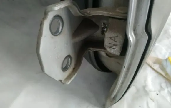 Subaru Legacy Rear door lower hinge