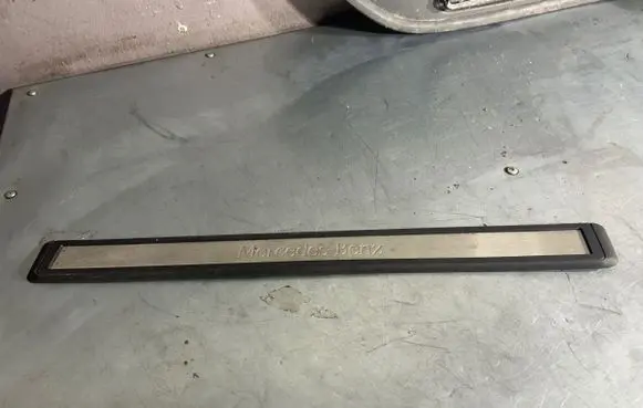 Mercedes-Benz E W211 Front sill trim cover A2116801435