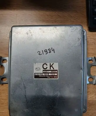 Subaru Impreza II Engine control unit/module 22611AM540 A18000R6V