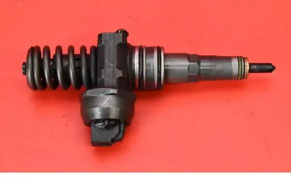 Volkswagen Cross Touran I Fuel injector 038130073BN
