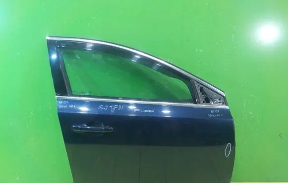 Volvo V40 Front door PRZOD PRAWE