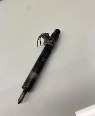 Renault Megane II Fuel injector 8200365186 8200049873