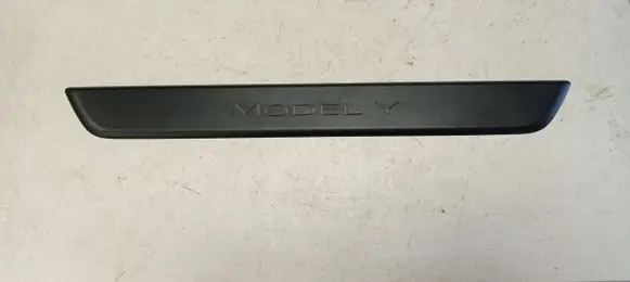 Tesla Model Y Front sill trim cover 149430100B